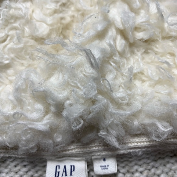 Gap sleeveless sweater with hoodie - Picture 5 of 5